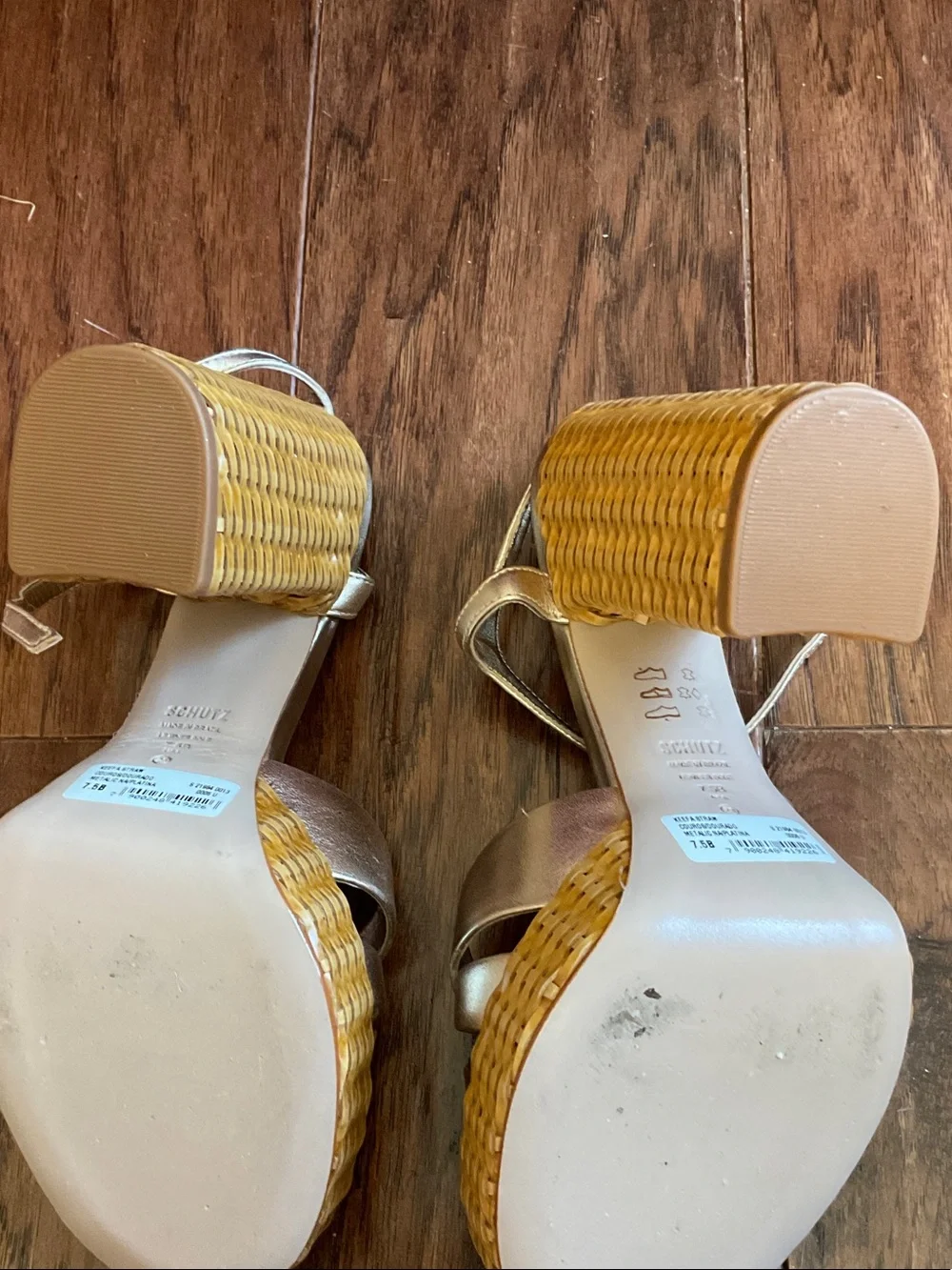 SCHUTZ insole cushioned secure